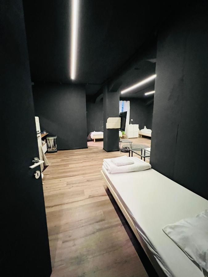 Ofek's Place - Midtown Tlv Хостел