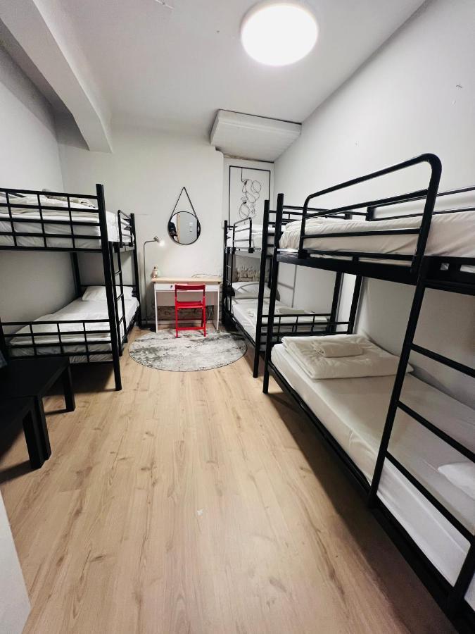 Хостел Ofek's Place - Midtown Tlv *