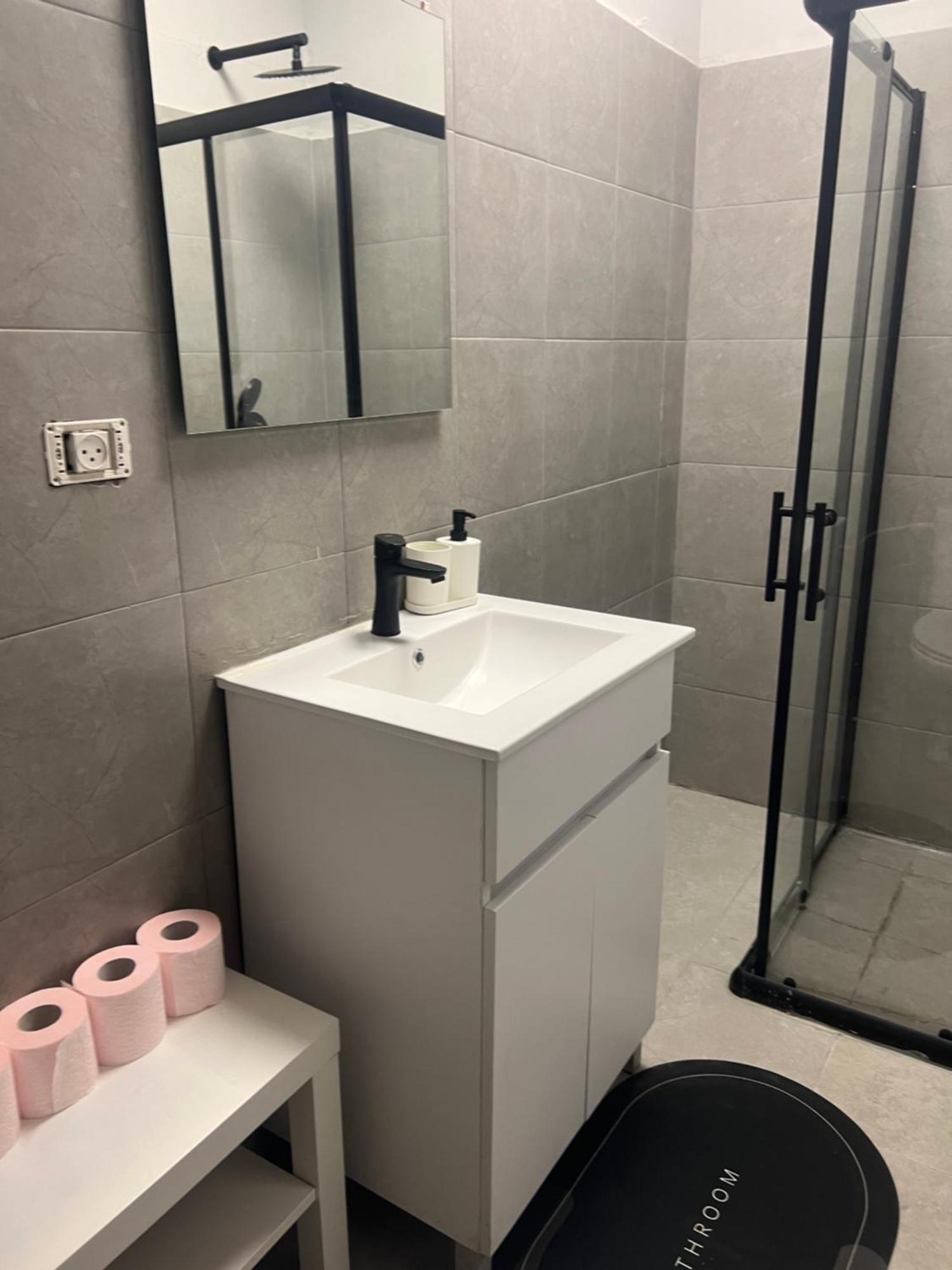 Хостел Ofek's Place - Midtown Tlv